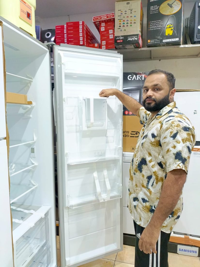 Checking a single-door fridge and freezer in Jeddah